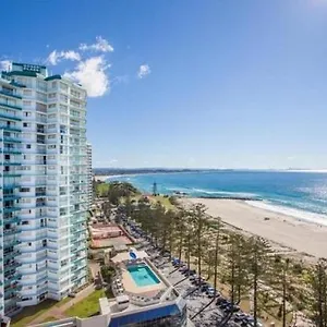 ocean-plaza-resort.queenslandhotels.net/